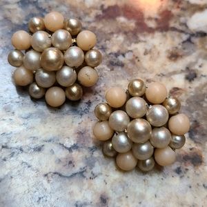 Vintage peach faux pearl earrings